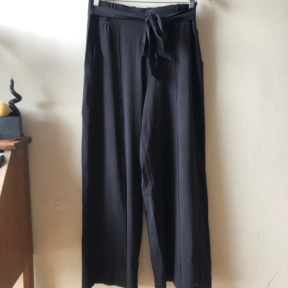 Lululemon Noir Pant